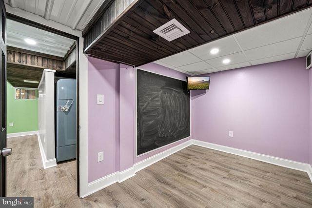 236 POWHATTAN AVE, Essington, PA 19029