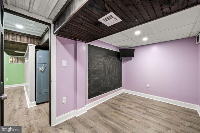 236 POWHATTAN AVE, Essington, PA 19029