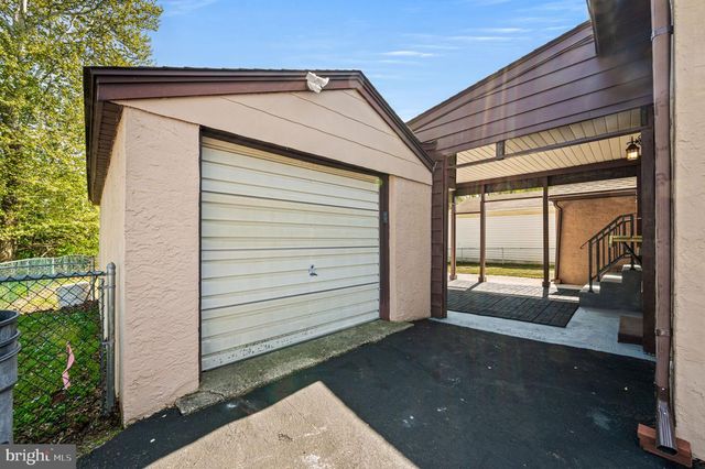 236 POWHATTAN AVE, Essington, PA 19029