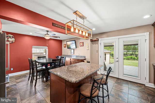 236 POWHATTAN AVE, Essington, PA 19029