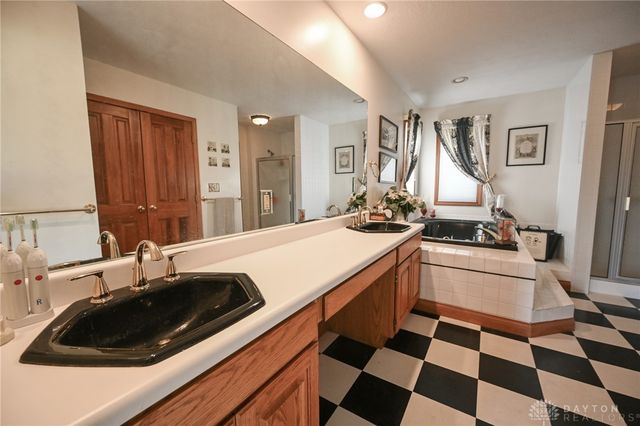 2633 Sugar Tree Trail, New Carlisle, OH 45344
