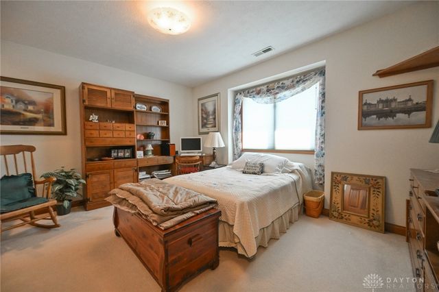 2633 Sugar Tree Trail, New Carlisle, OH 45344