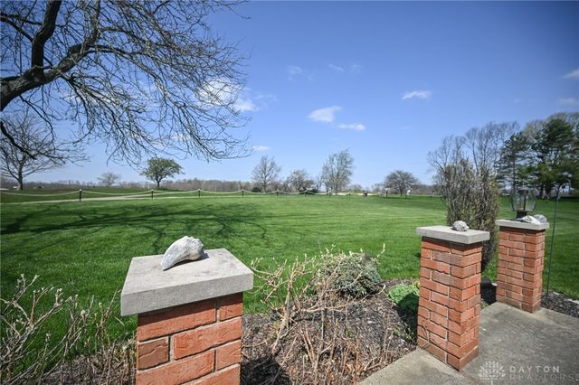 2633 Sugar Tree Trail, New Carlisle, OH 45344