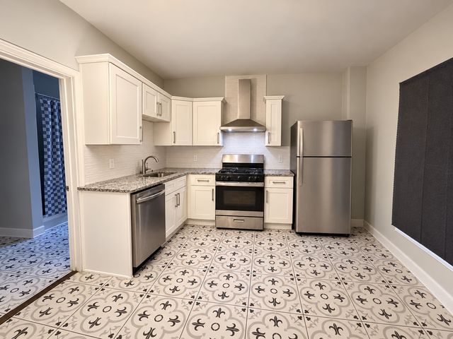 5452 W Race Avenue, Chicago, IL 60644