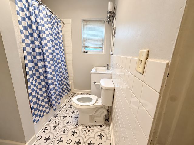 5452 W Race Avenue, Chicago, IL 60644