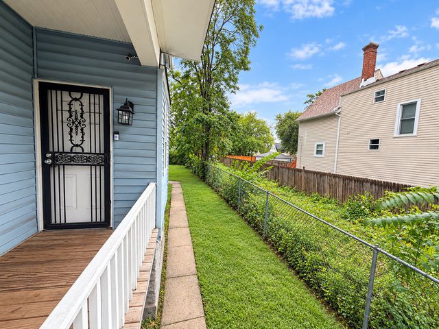 5452 W Race Avenue, Chicago, IL 60644