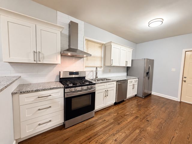 5452 W Race Avenue, Chicago, IL 60644