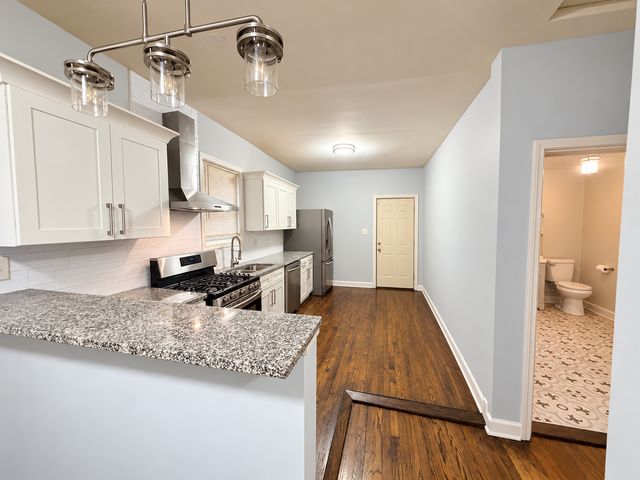 5452 W Race Avenue, Chicago, IL 60644