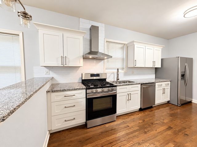 5452 W Race Avenue, Chicago, IL 60644