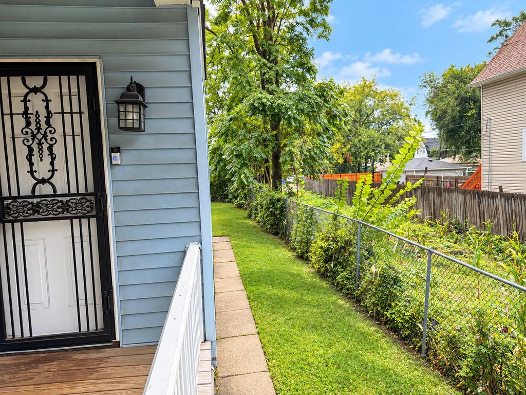 5452 W Race Avenue, Chicago, IL 60644 — photo 4