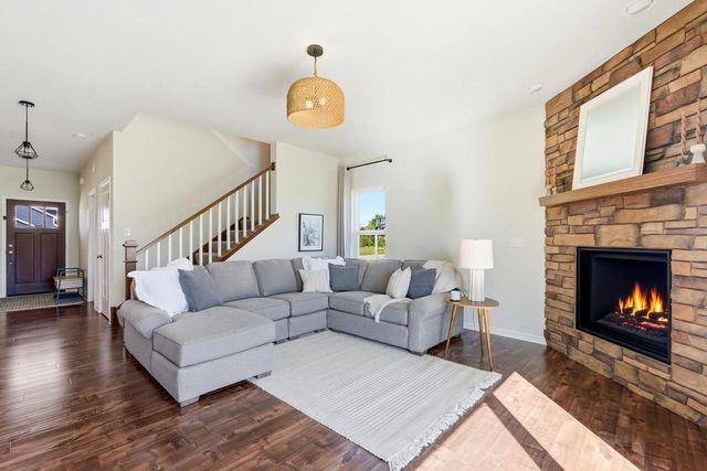 N62W13709 Sunburst DRIVE, Menomonee Falls, WI 53051