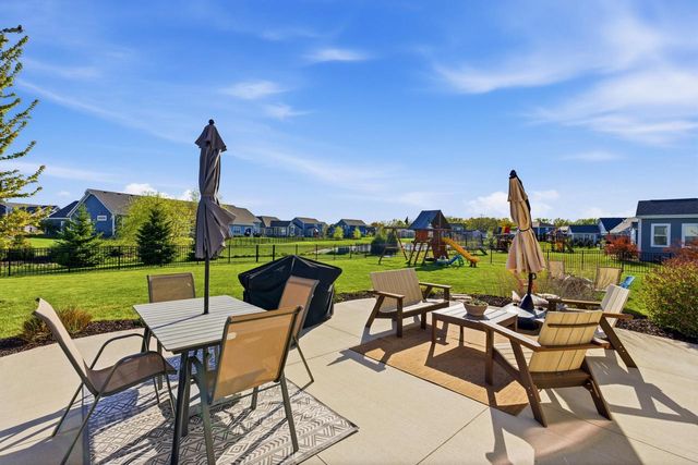 N62W13709 Sunburst DRIVE, Menomonee Falls, WI 53051