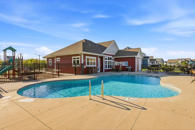 N62W13709 Sunburst DRIVE, Menomonee Falls, WI 53051