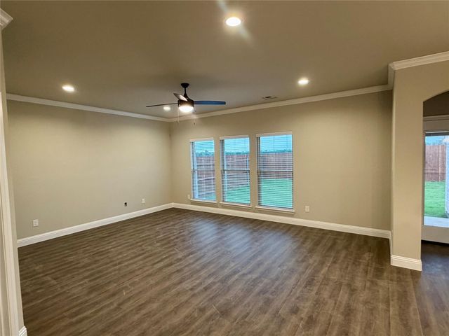 1045 Nighthawk Trail, Alvarado, TX 76009
