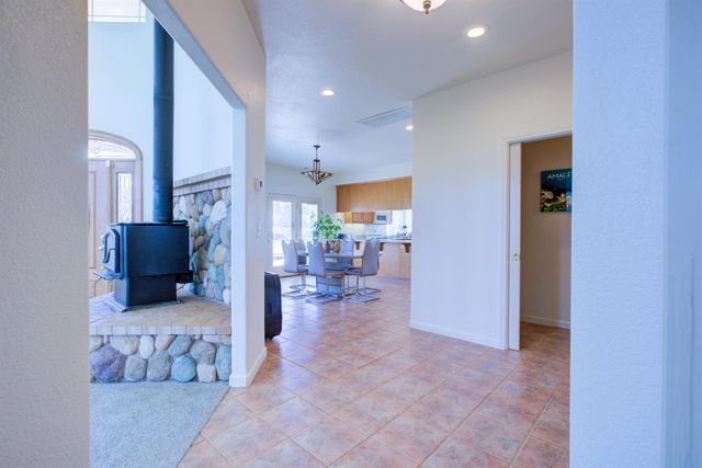 9681 Wamble Rd, Oakdale, CA 95361