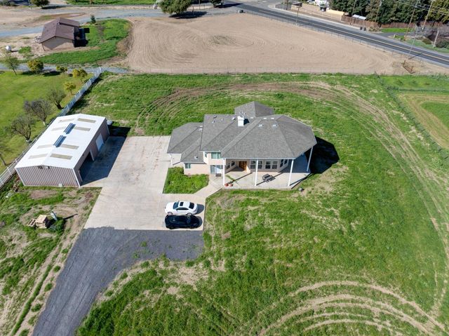 9681 Wamble Rd, Oakdale, CA 95361