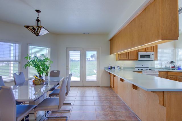 9681 Wamble Rd, Oakdale, CA 95361