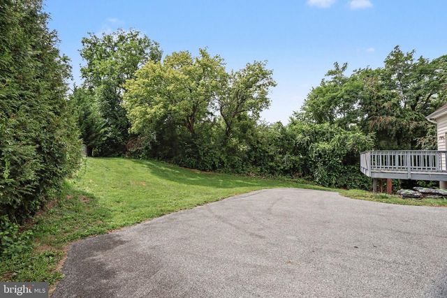 16 W RIDGE RD, Lititz, PA 17543