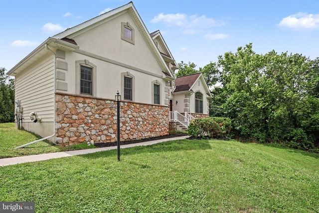 16 W RIDGE RD, Lititz, PA 17543