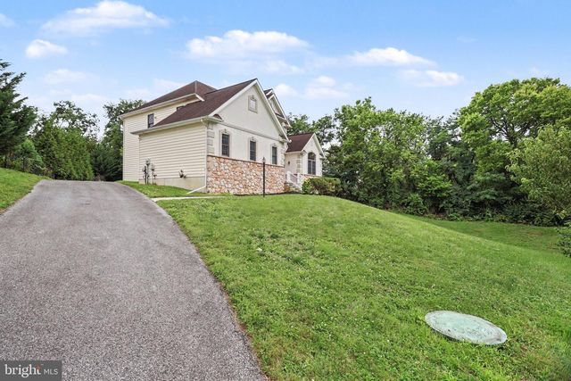 16 W RIDGE RD, Lititz, PA 17543