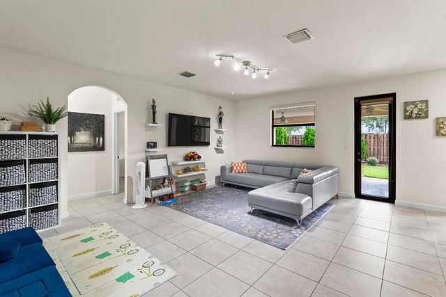 11823 SW 151st Place, Miami, FL 33196