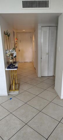 3141 NW 47th Terrace 332, Lauderdale Lakes, FL 33319