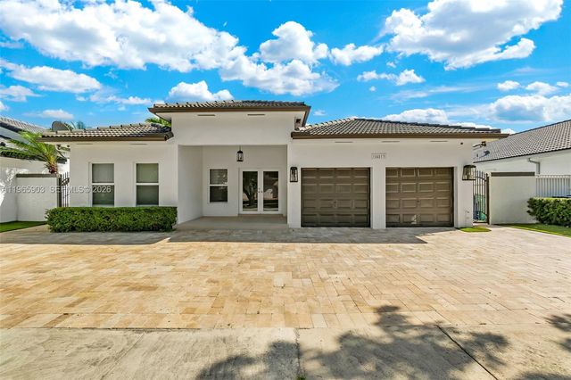 14813 NW 87th Pl, Miami Lakes, FL 33018