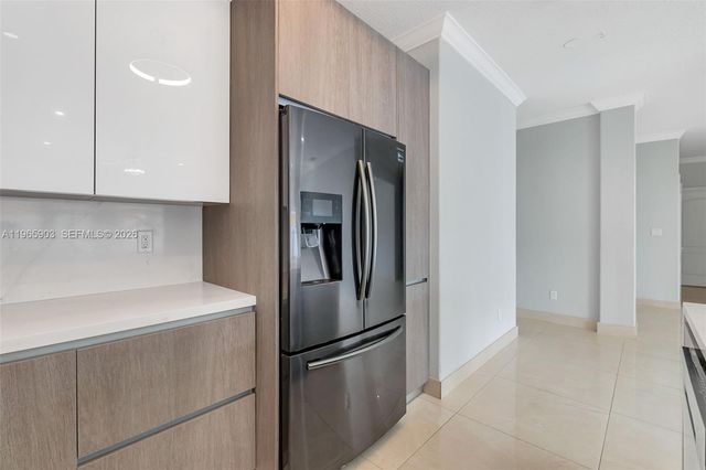 14813 NW 87th Pl, Miami Lakes, FL 33018