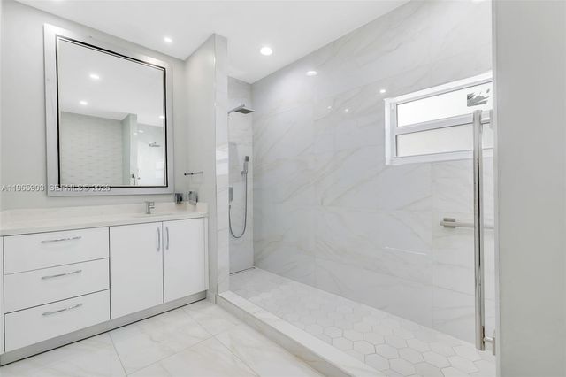 14813 NW 87th Pl, Miami Lakes, FL 33018