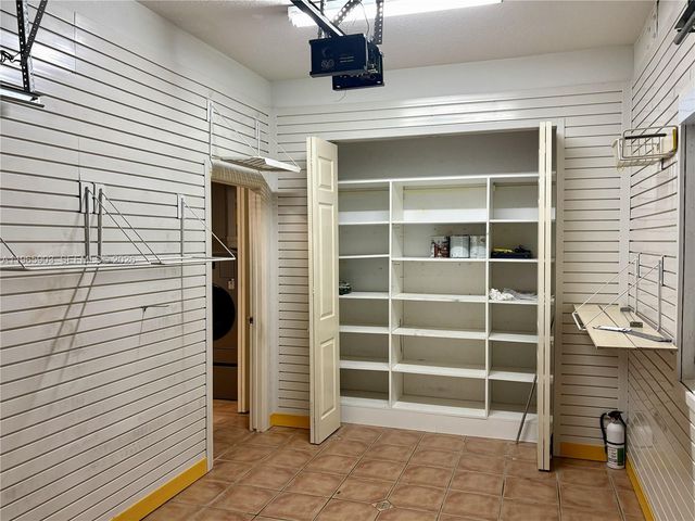 14813 NW 87th Pl, Miami Lakes, FL 33018