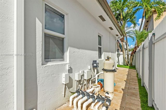 14813 NW 87th Pl, Miami Lakes, FL 33018