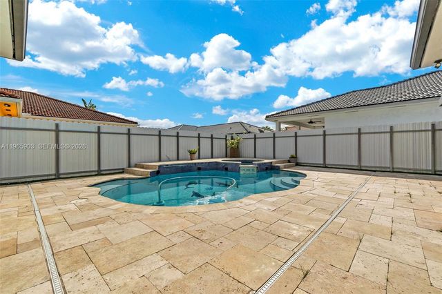 14813 NW 87th Pl, Miami Lakes, FL 33018