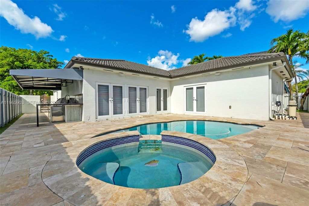 14813 NW 87th Pl, Miami Lakes, FL 33018