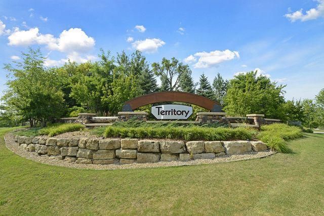 7737 Prairie Grass Pass, Credit River, MN 55372