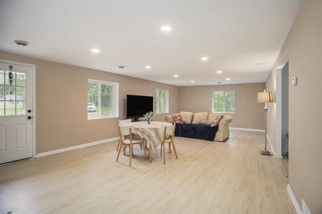 2635 E River Road, Twin Lake, MI 49457