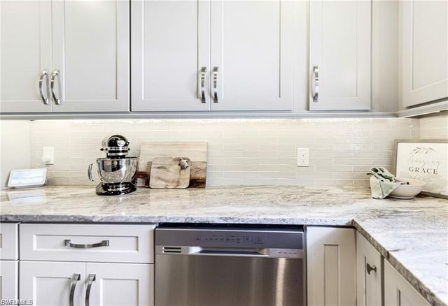 7208 Saint Anns CT, Fort Myers, FL 33908