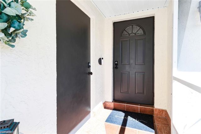 7208 Saint Anns CT, Fort Myers, FL 33908