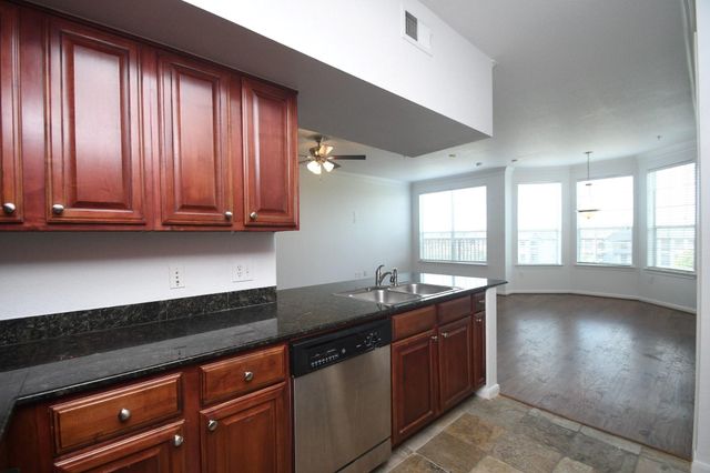 7575 Kirby Drive 1407, Houston, TX 77030