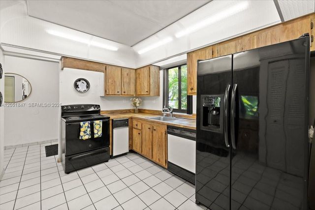 19996 NE 5th Court 4C, Miami, FL 33179
