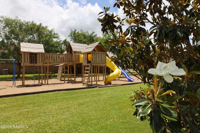 104 Devon Way, Youngsville, LA 70592