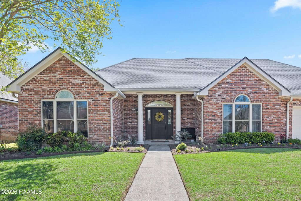 104 Devon Way, Youngsville, LA 70592