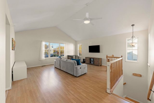 2513 Dickens Drive, Aurora, IL 60503