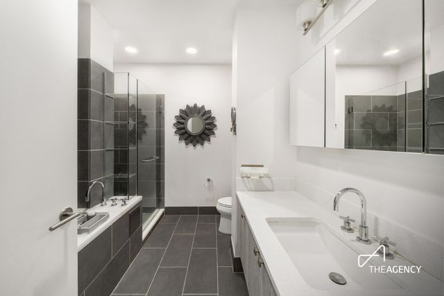 130 W 19th St Apt Thd, New York City, NY 10011
