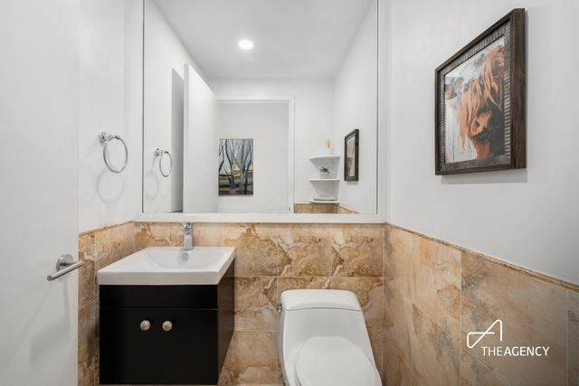 130 W 19th St Apt Thd, New York City, NY 10011
