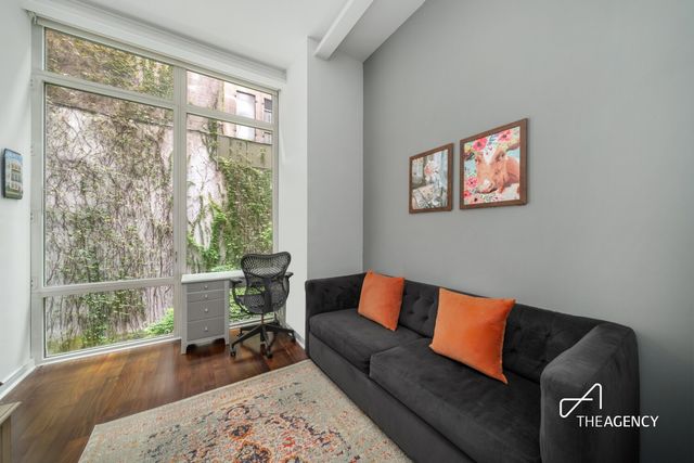 130 W 19th St Apt Thd, New York City, NY 10011