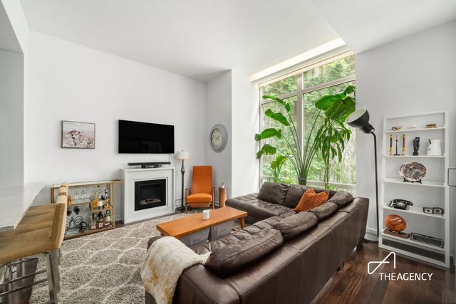 130 W 19th St Apt Thd, New York City, NY 10011