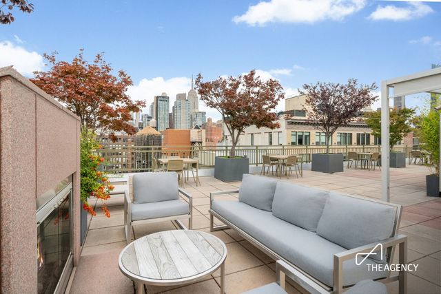 130 W 19th St Apt Thd, New York City, NY 10011