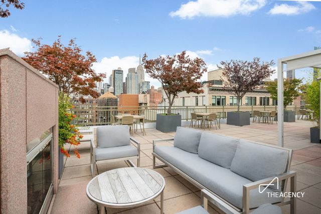 130 W 19th St Apt Thd, New York City, NY 10011