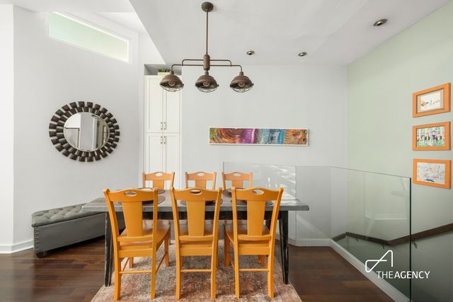 130 W 19th St Apt Thd, New York City, NY 10011