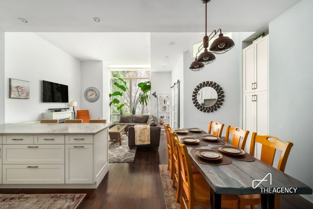 130 W 19th St Apt Thd, New York City, NY 10011
